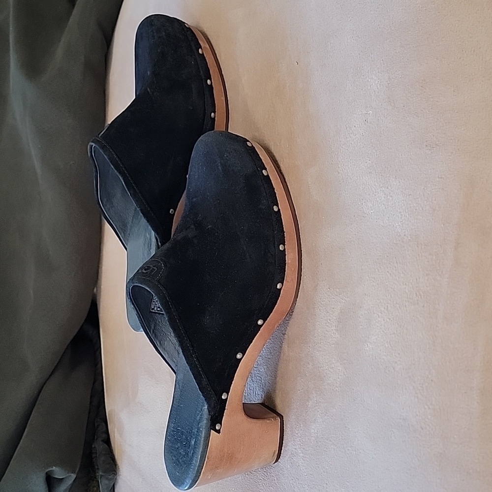 UGG Australia 'Abbie' Black Suede Clogs Size 9 EUC - Picture 6 of 9